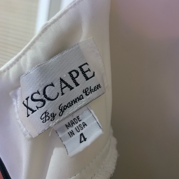 Women's Formal Dress - Picture 8 of 9